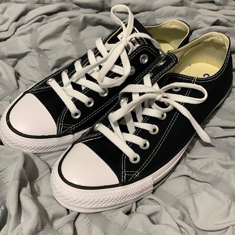 Low top chucks